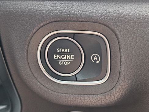 Used 2022 Mercedes-Benz GLS 450 4MATIC image 18