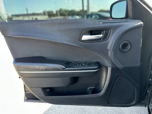 Used 2017 Dodge Charger SE RWD image 20