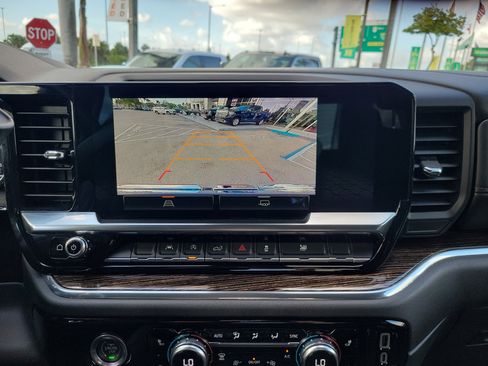 Used 2024 GMC Sierra 1500 Elevation image 11