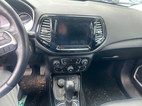 Used 2018 Jeep Compass Limited w/ Navigation Group AWD/4WD image 8