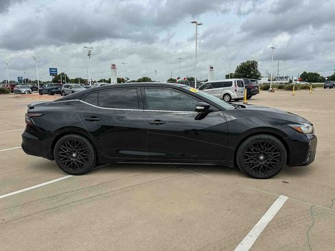 Used 2020 Nissan Maxima SR w/ Sport Mat Group FWD image 2