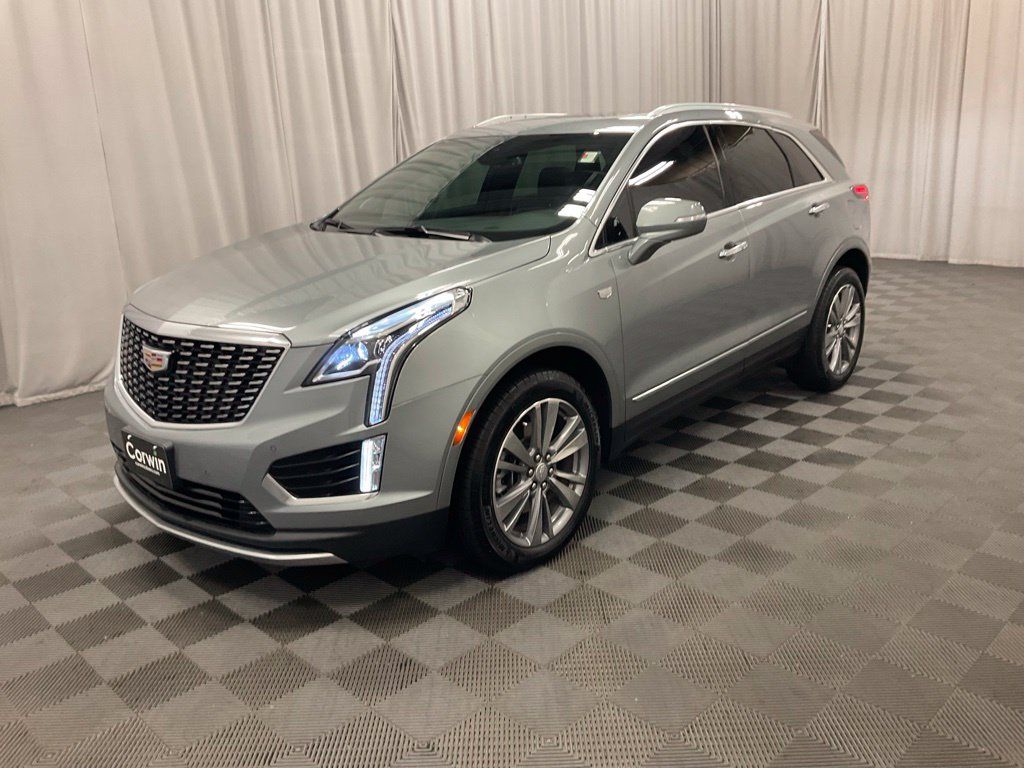 Used 2025 Cadillac XT5 Premium Luxury FWD image 5