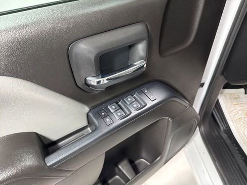 Used 2018 Chevrolet Silverado 1500 W/T w/ Trailering Package image 9