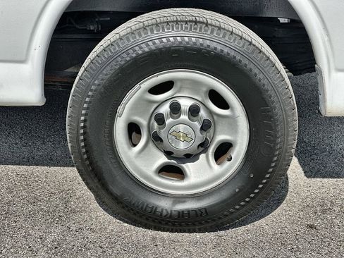 Certified 2014 Chevrolet Express 2500 Work Van w/ Cold Climate Package image 31