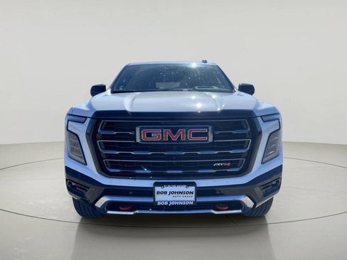 Used 2026 GMC Yukon AT4 w/ AT4 Premium Package AWD/4WD image 8