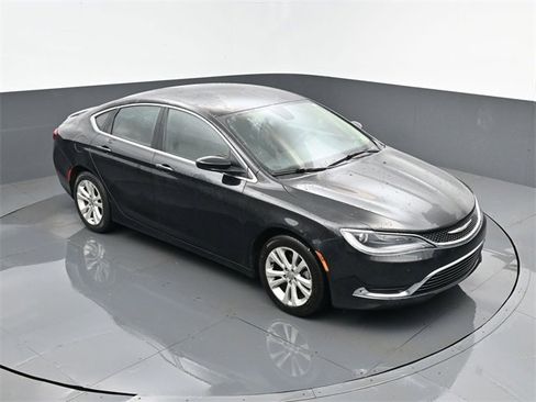 Used 2016 Chrysler 200 Limited image 18