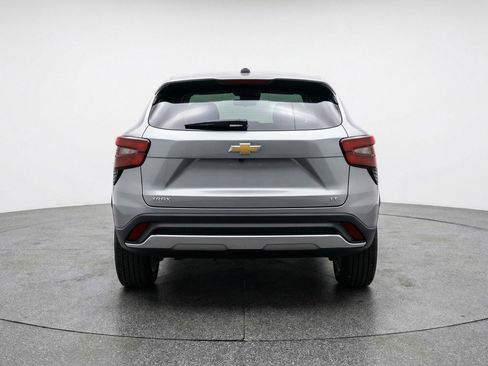 Used 2025 Chevrolet Trax LT image 7