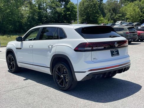 New 2026 Volkswagen Atlas Cross Sport SEL R-Line AWD/4WD image 4