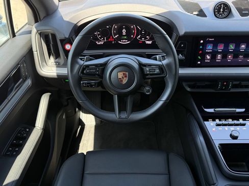 Certified 2026 Porsche Cayenne E-Hybrid AWD/4WD image 14