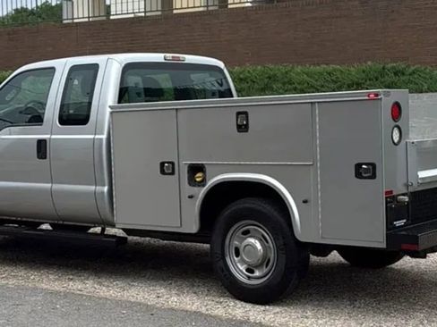 Used 2015 Ford F250 XL AWD/4WD image 6