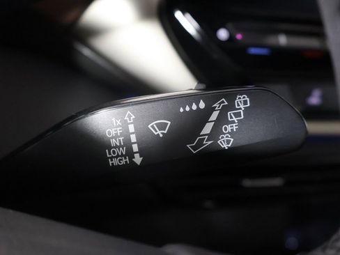 Used 2023 Volkswagen ID.4 Pro image 39