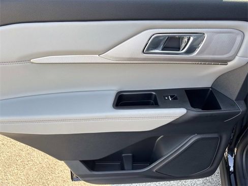 New 2025 Ford Explorer Active w/ Active Comfort Package image 20