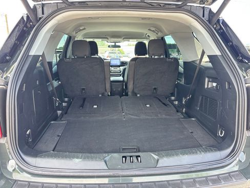 Used 2023 Ford Explorer XLT AWD/4WD image 22
