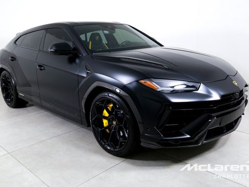 Used 2024 Lamborghini Urus Performante AWD/4WD image 3