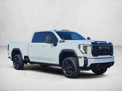 Used 2024 GMC Sierra 2500 AT4 w/ Technology Package image 3