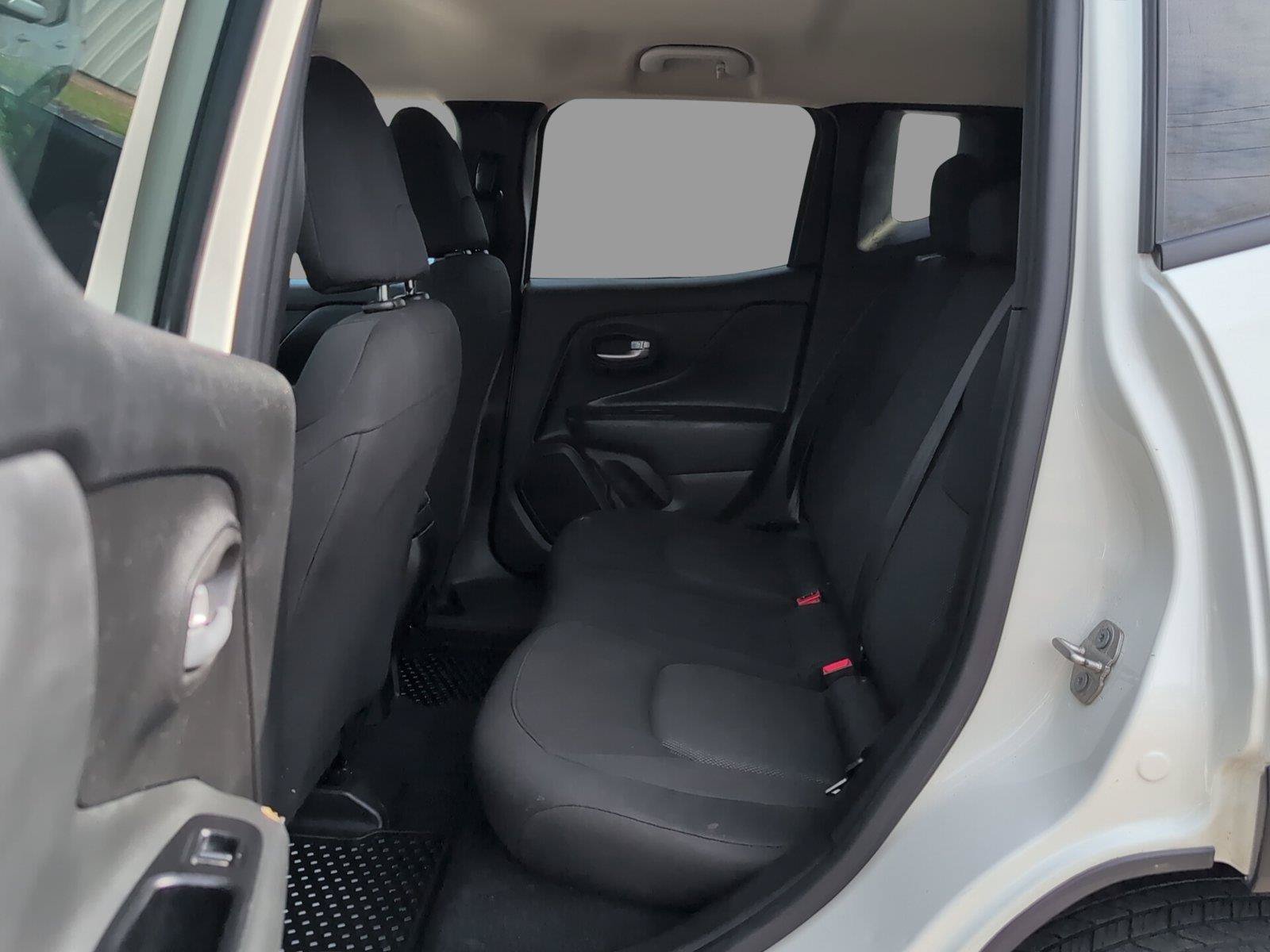 Used 2023 Jeep Renegade Latitude AWD/4WD image 15