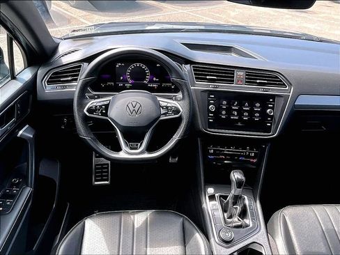 Used 2023 Volkswagen Tiguan SE R-Line AWD/4WD image 17