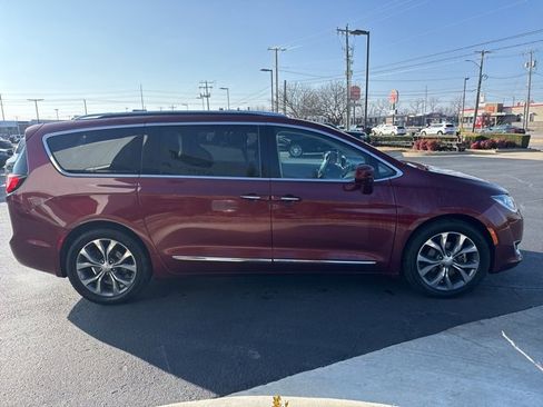 Used 2017 Chrysler Pacifica Touring-L Plus w/ Advanced Safetytec Group image 10