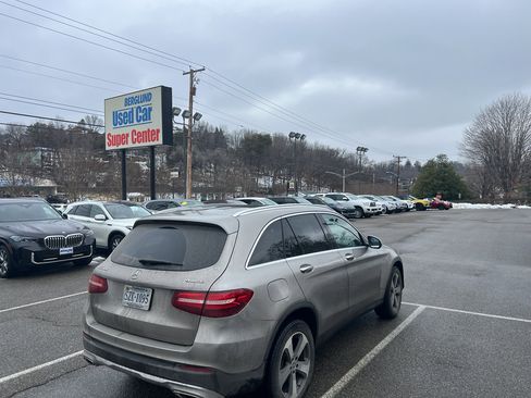 Used 2019 Mercedes-Benz GLC 300 300 image 9