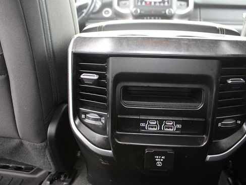 Used 2021 RAM 1500 Big Horn image 32
