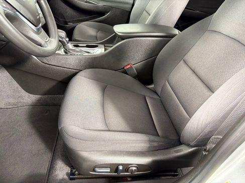 Used 2022 Chevrolet Malibu LS FWD image 12