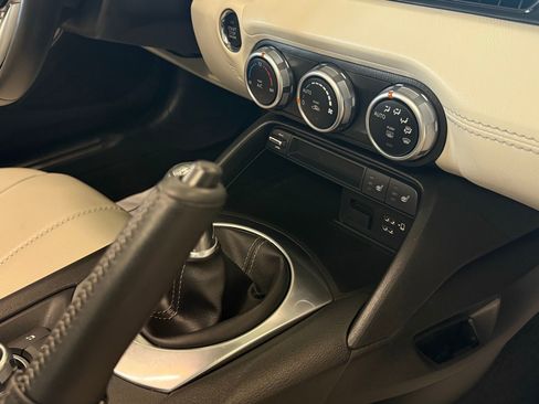 Used 2021 MAZDA MX-5 Miata RF Grand Touring image 24