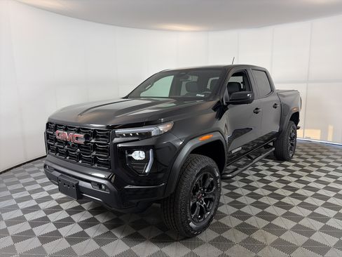 Used 2024 GMC Canyon Elevation w/ Elevation Premium Package AWD/4WD image 2
