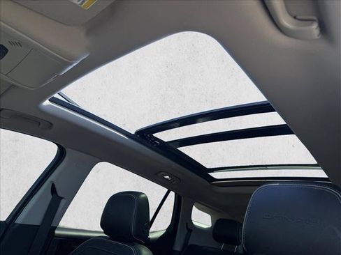 Used 2020 GMC Terrain Denali w/ Denali Premium Package FWD image 26