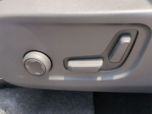 Used 2026 Volvo XC40 B5 Plus w/ Protection Package Premier image 16