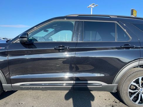 Used 2025 Ford Explorer ST-Line AWD/4WD image 30