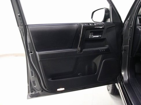 Used 2019 Toyota 4Runner Limited image 18