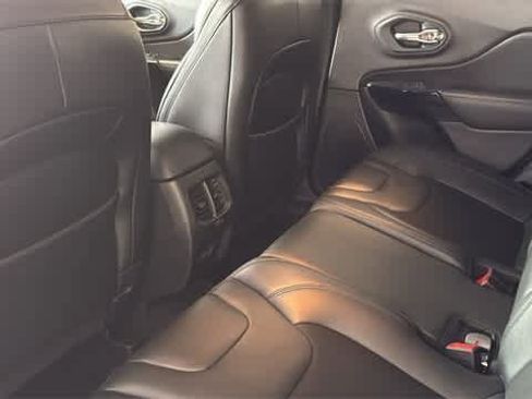 Used 2021 Jeep Cherokee Latitude Plus image 28