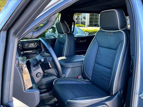 Used 2025 GMC Sierra 1500 AT4X image 7