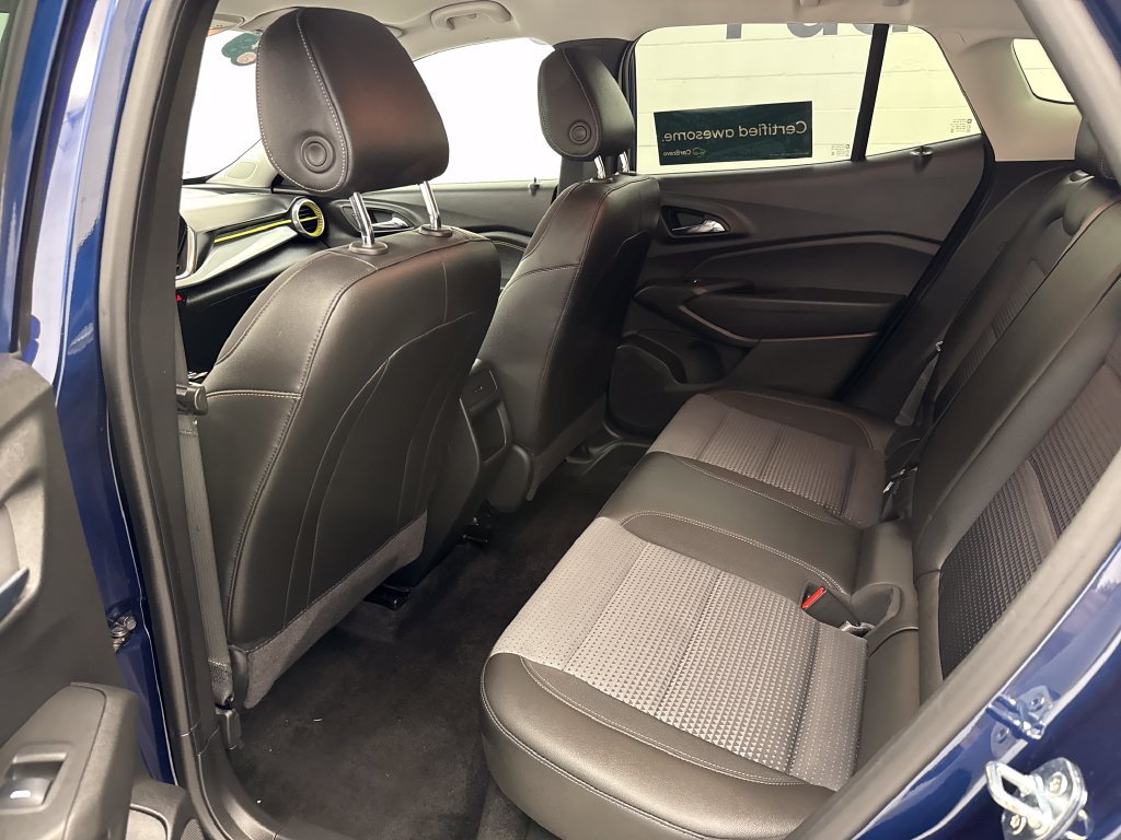 Certified 2024 Chevrolet Trax LT w/ Driver Confidence Package FWD image 23