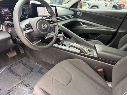 Used 2024 Hyundai Elantra SEL FWD image 20