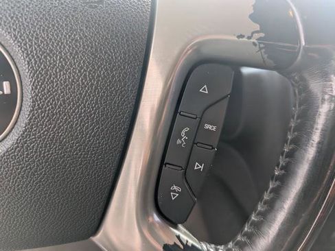 Used 2010 GMC Yukon XL Denali image 11