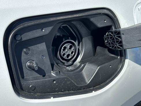 New 2026 Toyota Prius Plug-In Hybrid FWD image 20
