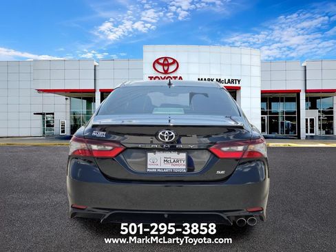 Used 2024 Toyota Camry SE FWD image 4