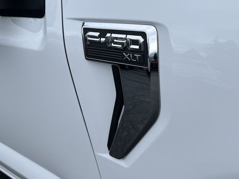 Used 2022 Ford F150 XLT w/ Trailer Tow Package image 9