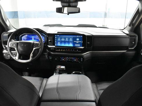 Used 2025 Chevrolet Silverado 1500 LT Trail Boss w/ Convenience Package II image 5