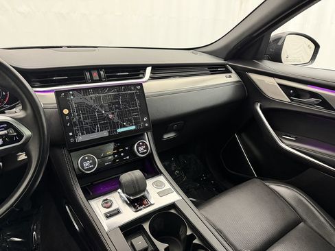 Used 2025 Jaguar F-PACE R-Dynamic S image 21