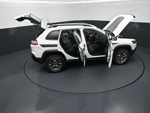 Used 2022 Jeep Cherokee Trailhawk AWD/4WD image 30
