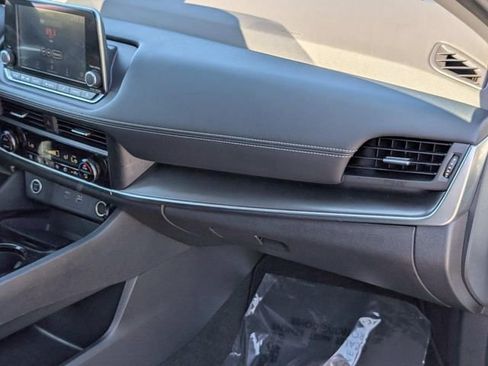 Used 2023 Nissan Rogue SV image 21