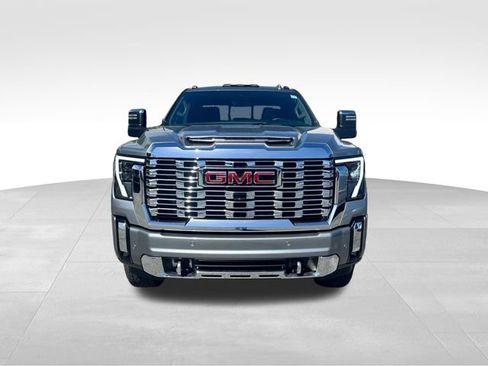 Used 2024 GMC Sierra 2500 Denali w/ Denali Reserve Package image 2