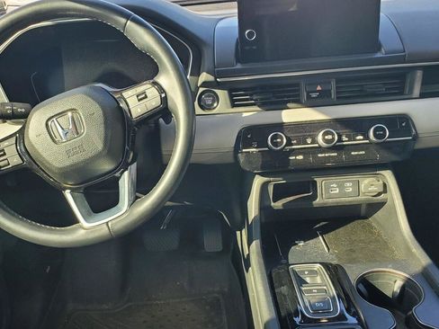 Used 2024 Honda Pilot EX-L image 8