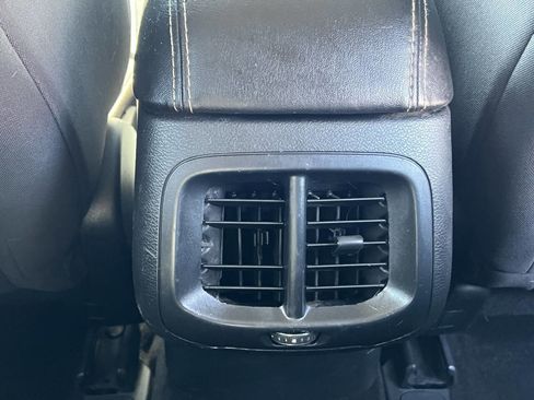 Used 2017 Jeep Cherokee Sport image 11