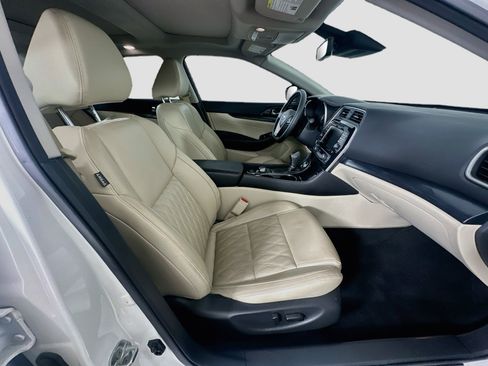 Used 2023 Nissan Maxima Platinum w/ Sport Mat Group FWD image 31