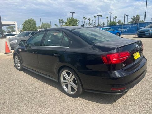 Used 2017 Volkswagen Jetta GLI FWD image 5