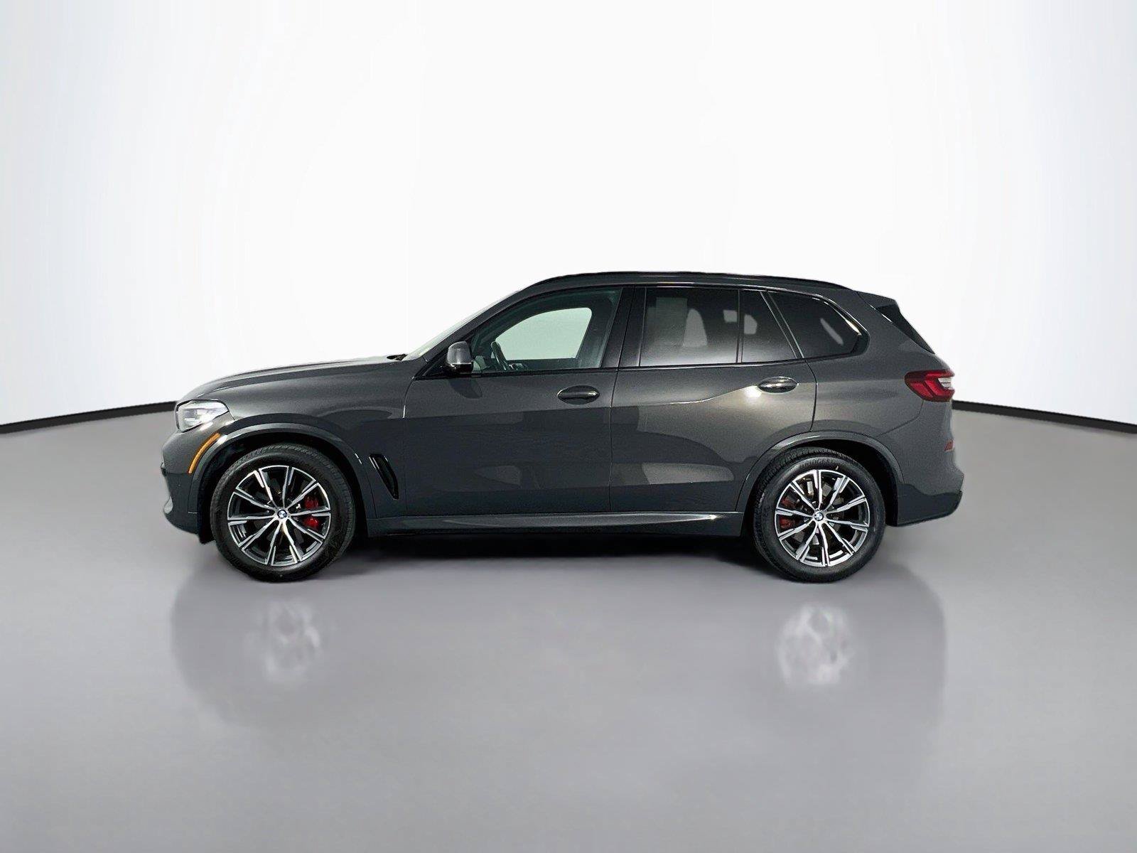 Used 2023 BMW X5 M50i w/ Climate Comfort Package AWD/4WD image 3