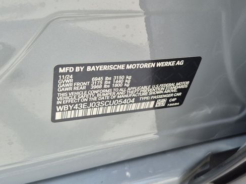 Used 2025 BMW i7 eDrive50 w/ M Sport Package RWD image 15